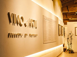 Galleria Espositiva Ferragamo presso Il Borro Da Mantegna a Warhol Storie di vino 300x225